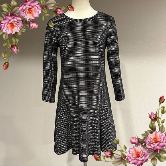 Loft Chic Black and White Patterned long sleeve fit and flare Dress Size small - Picture 1 of 11